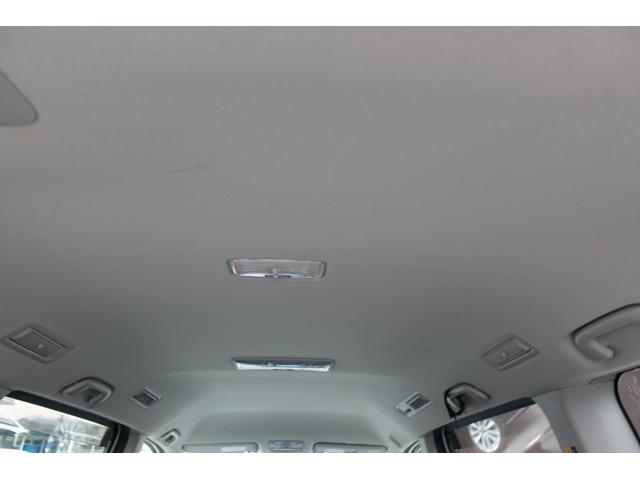 ヴォクシー ＺＳ　煌ＩＩ　ドライブレコーダー　ＥＴＣ　バックカメラ　ナビ　ＴＶ　クリアランスソナー　両側電動スライドドア　オートライト　ＨＩＤ　スマートキー　電動格納ミラー　３列シート　ウォークスルー　ＣＶＴ　アルミホイール（22枚目）