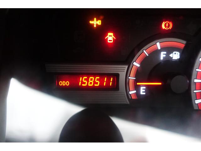 ヴォクシー ＺＳ　煌ＩＩ　ドライブレコーダー　ＥＴＣ　バックカメラ　ナビ　ＴＶ　クリアランスソナー　両側電動スライドドア　オートライト　ＨＩＤ　スマートキー　電動格納ミラー　３列シート　ウォークスルー　ＣＶＴ　アルミホイール（30枚目）