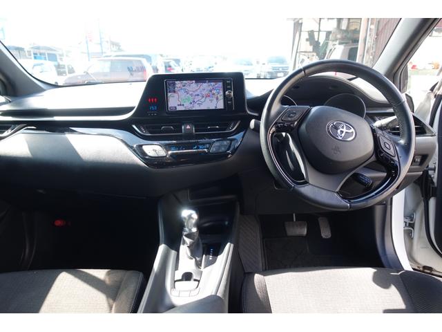 Ｃ－ＨＲ Ｓ　ＥＴＣ　バックカメラ　オートクルーズコントロール　レーンアシスト　衝突被害軽減システム　ナビ　ＴＶ　オートマチックハイビーム　オートライト　アルミホイール　スマートキー　電動格納ミラー　ＣＶＴ（2枚目）