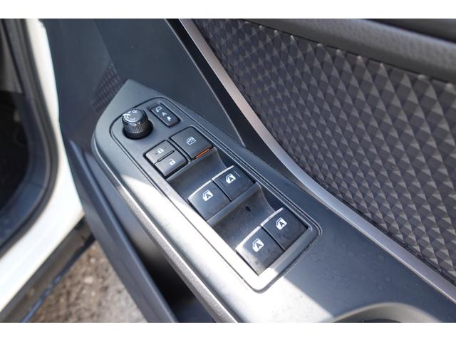 Ｃ－ＨＲ Ｓ　ＥＴＣ　バックカメラ　オートクルーズコントロール　レーンアシスト　衝突被害軽減システム　ナビ　ＴＶ　オートマチックハイビーム　オートライト　アルミホイール　スマートキー　電動格納ミラー　ＣＶＴ（12枚目）
