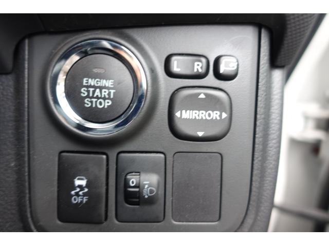 １．８Ｘ　ＥＴＣ　スマートキー　電動格納ミラー　３列シート　ＣＶＴ　ＣＤ　ＵＳＢ　ミュージックプレイヤー接続可　記録簿　衝突安全ボディ　ＡＢＳ　ＥＳＣ　エアコン　パワーステアリング　パワーウィンドウ（画像8）