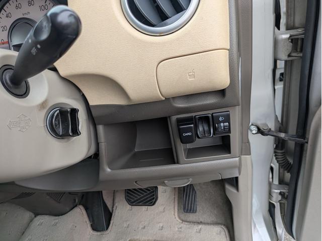 モコ Ｅ　盗難防止　ベンチシートフルフラット　ベンチ　ワイヤレスキー　助手席エアバック　スマ－トキ－　ＡＵＴＯエアコン　衝突安全ボディ　ＰＷ　ＰＳ　ＡＢＳ　運転席エアバッグ（17枚目）