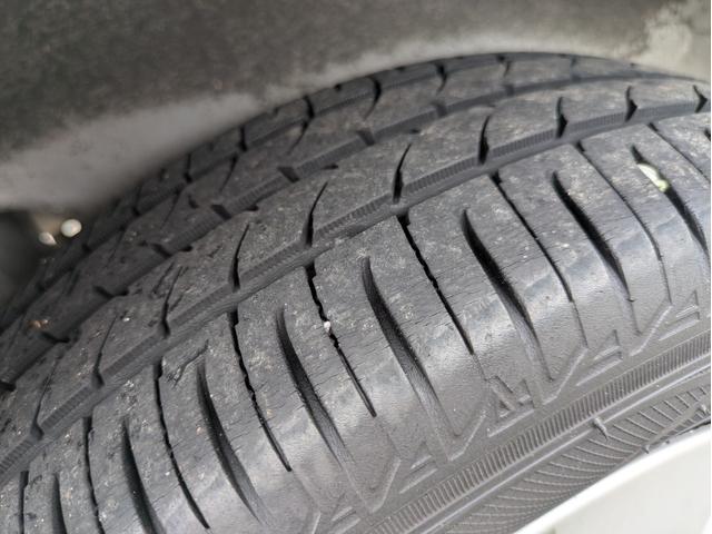 モコ Ｅ　盗難防止　ベンチシートフルフラット　ベンチ　ワイヤレスキー　助手席エアバック　スマ－トキ－　ＡＵＴＯエアコン　衝突安全ボディ　ＰＷ　ＰＳ　ＡＢＳ　運転席エアバッグ（22枚目）
