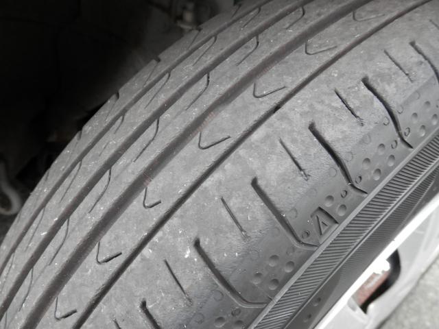 ルクラ Ｌスペシャル　マニュアルエアコン　キーレス　運転席エアバッグ　パワーウィンドウ　パワーステアリング　ＡＢＳ　衝突安全ボディ　ベンチシート　フルフラット　盗難防止装置　運転席助手席エアバック（20枚目）