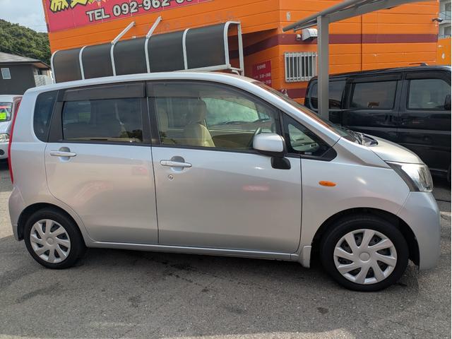 ムーヴ Ｌ　ＳＡ　レーダーサポート　盗難防止アラーム　キーレスキー　運転席エアバック　助手席エアバッグ　横滑防止　前席パワーウィンドウ　ベンチシート　Ｉストップ　エアコン　衝突安全ボディ　パワステ　ＡＢＳ　フルフラット（4枚目）