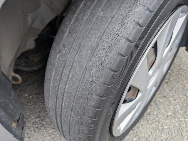 ムーヴ Ｌ　ＳＡ　レーダーサポート　盗難防止アラーム　キーレスキー　運転席エアバック　助手席エアバッグ　横滑防止　前席パワーウィンドウ　ベンチシート　Ｉストップ　エアコン　衝突安全ボディ　パワステ　ＡＢＳ　フルフラット（20枚目）