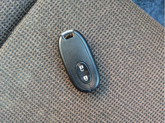 アルトラパン Ｇ　ＷＳＲＳ　パワーウィンドゥ　セキュリティアラーム　パワステ　ＡＢＳ　エアコン　運転席エアバッグ　衝突安全ボディ（18枚目）