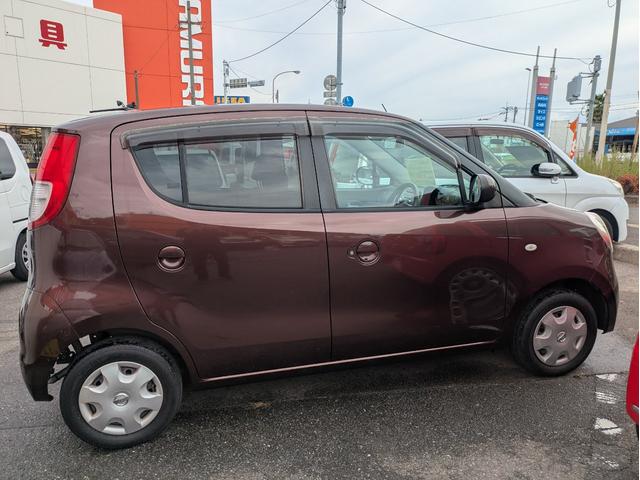 モコ Ｅ　ショコラティエセレクション　フルフラット　キーフリー　運転席助手席エアバッグ　インテリキー　盗難防止システム　エアコン　パワーステアリング　エアバッグ　パワーウィンドウ　衝突安全ボディ　ベンチシート　ＡＢＳ（4枚目）