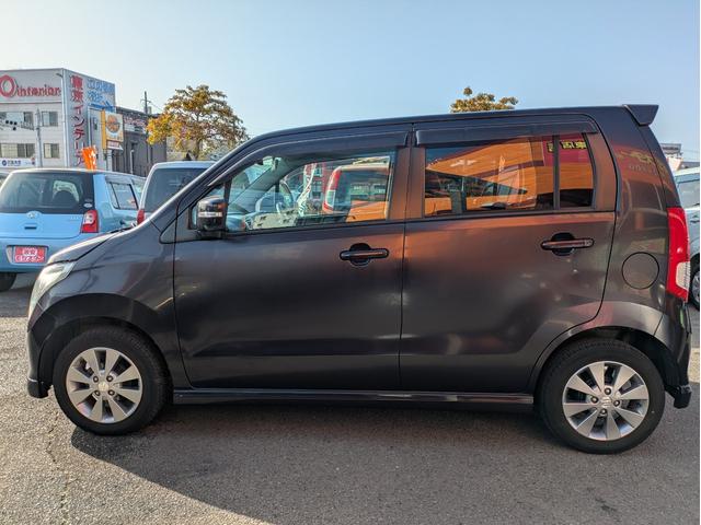 ワゴンＲ リミテッド　運転席助手席エアバック　スマートキー・プッシュスタート　パワーウインドウ　ベンチシート　盗難防止システム　衝突安全ボディ　ＡＢＳ　パワーステアリング　エアコン　キーレスエントリー　エアバック　Ｂカメ（6枚目）