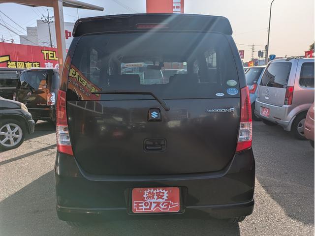 ワゴンＲ リミテッド　運転席助手席エアバック　スマートキー・プッシュスタート　パワーウインドウ　ベンチシート　盗難防止システム　衝突安全ボディ　ＡＢＳ　パワーステアリング　エアコン　キーレスエントリー　エアバック　Ｂカメ（7枚目）