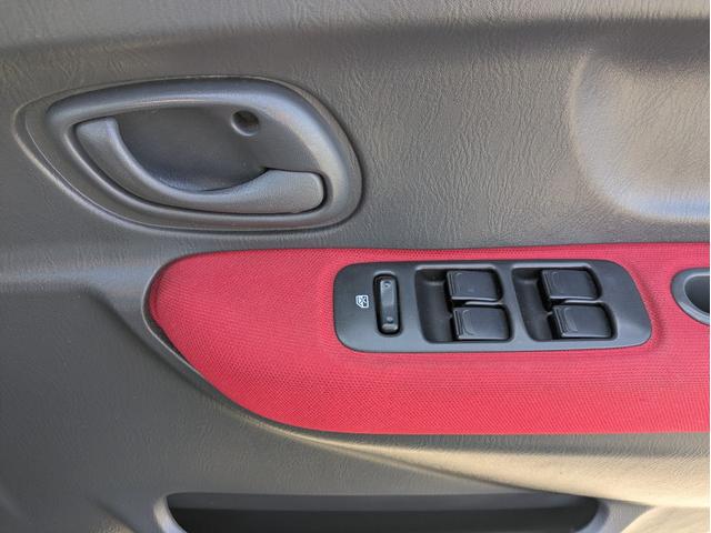 Ｋｅｉワークス ベースグレード　ベースグレード（４名）　マニュアルエアコン　エアバック　ダブルエアバック　パワーステ　ＰＷ　ＡＢＳ　衝突安全ボディ　キーレス付（19枚目）