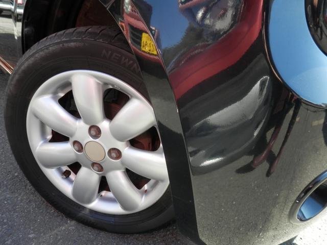 アルトラパン Ｘ　運転席助手席エアバック　ＰＷ　キーレススタート　運転席エアバック　ベンチ　インテリキー　オートエアコン　セキュリティ　ＰＳ　フルフラットシート　衝突安全ボディ　ＡＢＳ（4枚目）