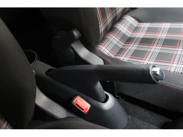 アップ!GTI 特別仕様車 beatsサウンドシステム 6速MT 純正Bカメラ リアセンサー ETC 専用シート シートヒーター クルーズコントロール 純正17インチAW レッドブレーキキャリパー 禁煙車(21枚目)