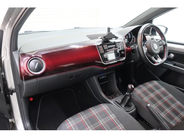 アップ!GTI 特別仕様車 beatsサウンドシステム 6速MT 純正Bカメラ リアセンサー ETC 専用シート シートヒーター クルーズコントロール 純正17インチAW レッドブレーキキャリパー 禁煙車(29枚目)