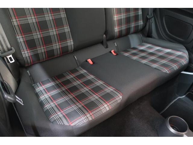 アップ!GTI 特別仕様車 beatsサウンドシステム 6速MT 純正Bカメラ リアセンサー ETC 専用シート シートヒーター クルーズコントロール 純正17インチAW レッドブレーキキャリパー 禁煙車(35枚目)