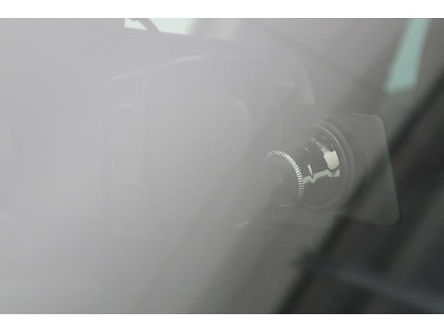 パサートヴァリアント ２．０ＴＳＩ　Ｒライン　２．０Ｌターボ　ナビ　Ａｐｐコネクト　デジタルメーター　ＥＴＣ　Ｂカメラ　前後ソナー　前後録画ミラー型ドラレコ　アダプティブクルーズコントロール　ＬＥＤヘッドライト　純正１９インチＡＷ　禁煙車（11枚目）