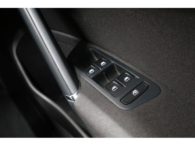 ゴルフヴァリアント ＴＳＩ　コンフォートライン　純正ナビＴＶ　Ｂｌｕｅｔｏｏｔｈ　ＥＴＣ　前後ドライブレコーダー　フロントアシスト　ＵＳＢ接続端子　サイドミラーヒーター　防眩ミラー　革巻きステアリング　純正１６インチＡＷ　ＨＩＤヘッドライト　禁煙車（27枚目）