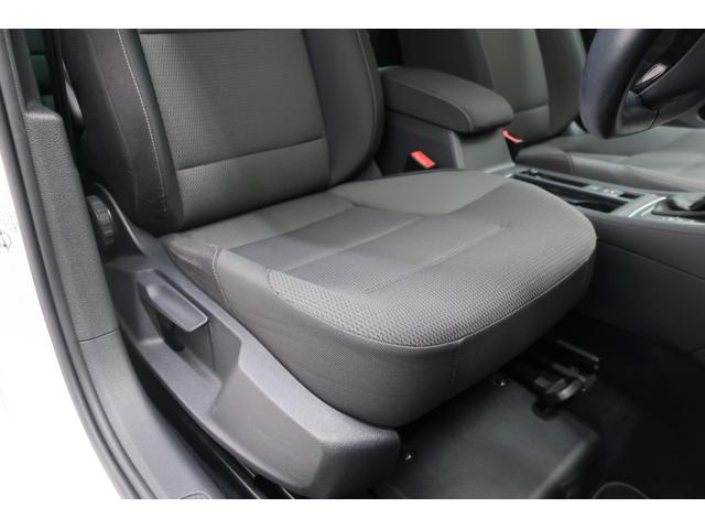ゴルフヴァリアント ＴＳＩ　コンフォートライン　純正ナビＴＶ　Ｂｌｕｅｔｏｏｔｈ　ＥＴＣ　前後ドライブレコーダー　フロントアシスト　ＵＳＢ接続端子　サイドミラーヒーター　防眩ミラー　革巻きステアリング　純正１６インチＡＷ　ＨＩＤヘッドライト　禁煙車（29枚目）