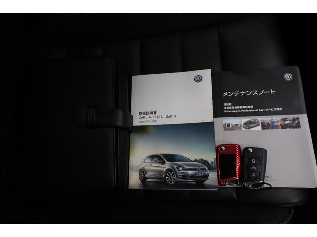 ゴルフＲ ベースグレード　黒革シート　パワーシート　ナビＴＶ　バックカメラ　　ＡＣＣ　　ＥＴＣ　ＨＩＤヘッドライト　ドライブレコーダー　１８インチ純正アルミホイール　スマートキー　プッシュスタート　記録簿　スペアキー（11枚目）