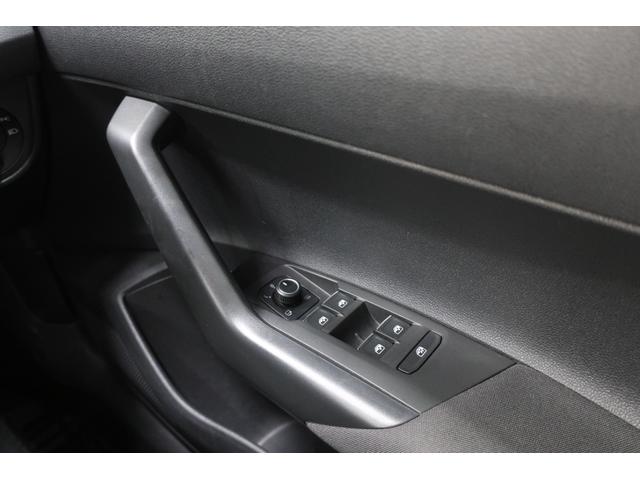 ポロ ＴＳＩコンフォートライン　ディスカバープロ　ナビＴＶ　バックカメラ　ＡｐｐＣｏｎｎｅｃｔ　　オートエアコン　ＥＴＣ２．０　ドライブレコーダー　　１５インチ純正ホイール　左右独立オートライト　ステアリングスイッチ（26枚目）