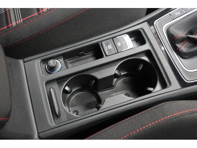 ゴルフＧＴＩ ベースグレード　デジタルメーター　ＬＥＤヘッドランプ　ナビＴＶ　１８インチホイール　ＥＴＣ２．０　ＡｐｐＣｏｎｎｅｃｔ　パークディスタンスコントロール　ＡＣＣ　　スマートキー　禁煙車　記録簿（20枚目）