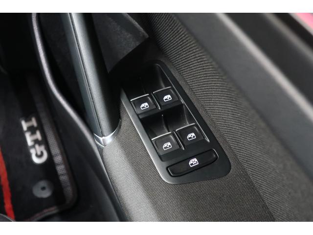 ゴルフＧＴＩ ベースグレード　デジタルメーター　ＬＥＤヘッドランプ　ナビＴＶ　１８インチホイール　ＥＴＣ２．０　ＡｐｐＣｏｎｎｅｃｔ　パークディスタンスコントロール　ＡＣＣ　　スマートキー　禁煙車　記録簿（29枚目）