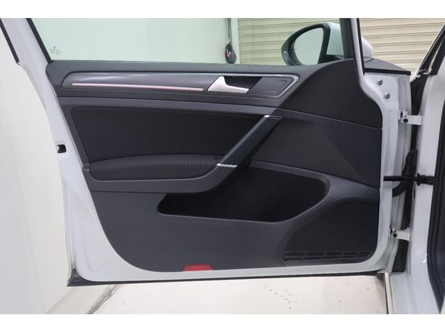 ゴルフＧＴＩ ベースグレード　デジタルメーター　ＬＥＤヘッドランプ　ナビＴＶ　１８インチホイール　ＥＴＣ２．０　ＡｐｐＣｏｎｎｅｃｔ　パークディスタンスコントロール　ＡＣＣ　　スマートキー　禁煙車　記録簿（70枚目）