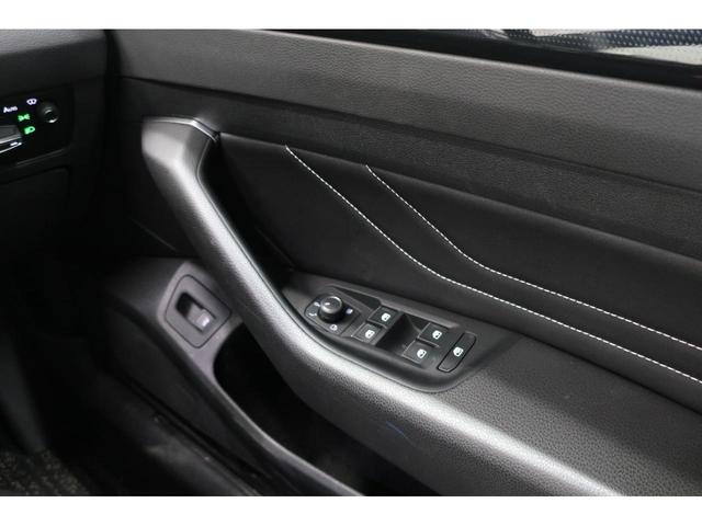 アルテオン シューティングブレーク ＴＳＩ　４モーション　Ｒラインアドバンス　オールインセーフティ　フルタイム４ＷＤ　ＬＥＤヘッドランプ　２０インチ純正ホイール　フルデジタルメーター　ヘッドアップディスプレイ　黒レザーシート　ナビ　ＥＴＣ　バックカメラ　パワーリアゲート（32枚目）