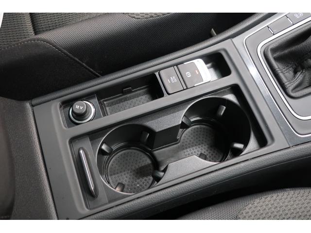 ゴルフヴァリアント TDI コンフォートライン マイスター ワンオーナー 禁煙車 LEDヘッドランプ ドライブレコーダー  デジタルメーター ナビTV パークディスタンスコントロール バックカメラ 17インチ純正アルミホイール スマートキー 記録簿 スペアキー(16枚目)