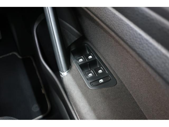 ゴルフヴァリアント TDI コンフォートライン マイスター ワンオーナー 禁煙車 LEDヘッドランプ ドライブレコーダー  デジタルメーター ナビTV パークディスタンスコントロール バックカメラ 17インチ純正アルミホイール スマートキー 記録簿 スペアキー(25枚目)