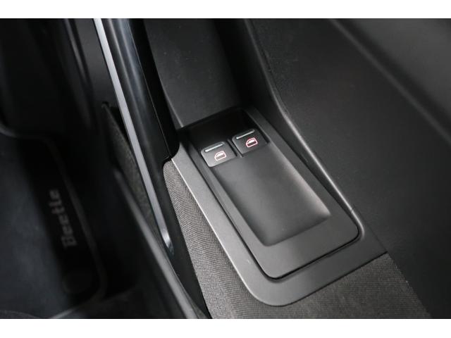 ザ・ビートル Ｒライン　サンルーフ　純正ナビＴＶ　バックカメラ　ブラインドスポットディテクション　リアトラフィックアラート　ＨＩＤヘッドランプ　スマートキー　プッシュスタート　ＥＴＣ　ＵＳＢ接続ケーブル　オートエアコン（31枚目）