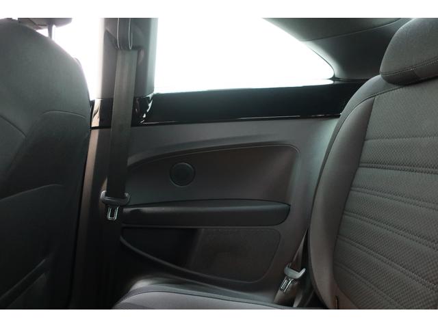 ザ・ビートル Ｒライン　サンルーフ　純正ナビＴＶ　バックカメラ　ブラインドスポットディテクション　リアトラフィックアラート　ＨＩＤヘッドランプ　スマートキー　プッシュスタート　ＥＴＣ　ＵＳＢ接続ケーブル　オートエアコン（75枚目）