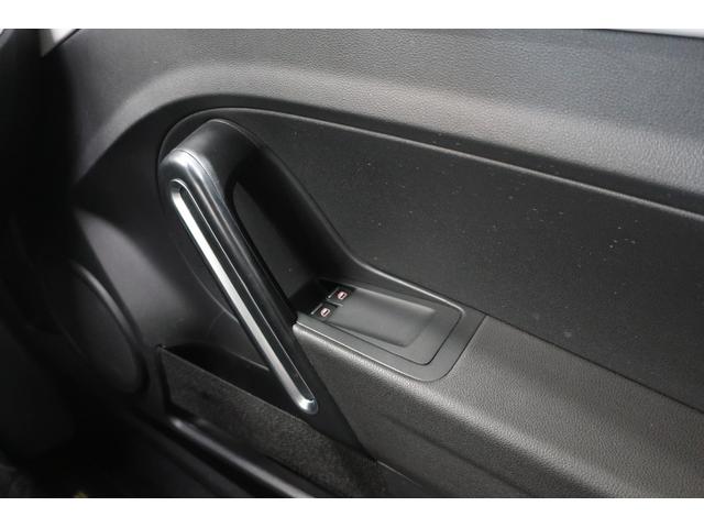 ザ・ビートル デザイン スマートキー プッシュスタート 黒革シート 純正ナビTV バックカメラ Bluetooth シートヒーター ETC HIDヘッドランプ USB接続ケーブル 記録簿 純正16インチアルミホイール(32枚目)