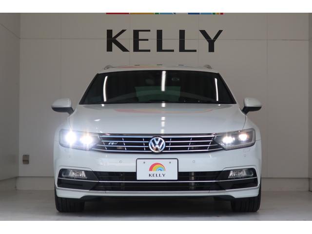 フォルクスワーゲンは、小さな車であろうと大きな車であろうと、品質と安全性に一切の妥協をしません。クラスを超えたボディ剛性、重厚なドアの閉まり音は、すべての車種に共通する揺るぎない品質の証です。