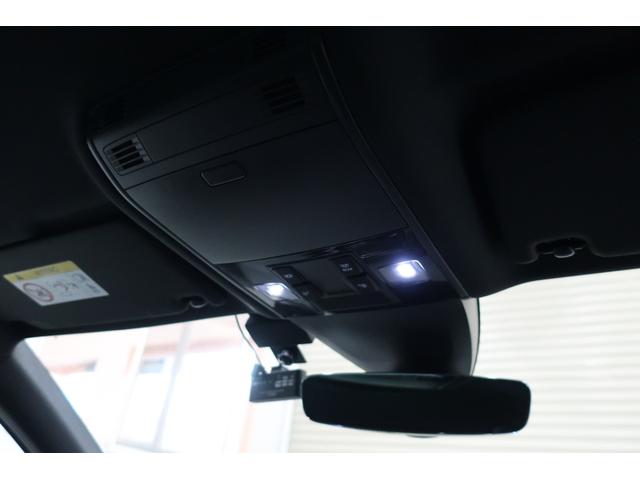 当店には中古車販売士の資格保有者が在籍しております。中古車に関する確かな知識を持つプロが、お客様の疑問や不安を解消し、公正な視点から最適な一台選びを全力でサポートいたします。安心してお任せください。