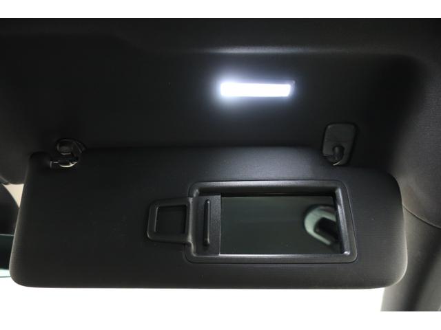 ご納車前の徹底した整備はもちろん、ご納車後もお客様の愛車を細部にわたり点検し、永く続く安心をお届けいたします。お客様のフォルクスワーゲンライフをプロの技術でサポートし続けます。