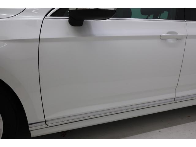 フォルクスワーゲンは、小さな車であろうと大きな車であろうと、品質と安全性に一切の妥協をしません。クラスを超えたボディ剛性、重厚なドアの閉まり音は、すべての車種に共通する揺るぎない品質の証です。