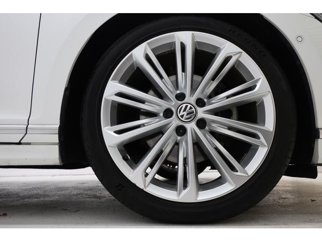 フォルクスワーゲンは、速度無制限のドイツ、アウトバーンで徹底的に鍛え抜かれてきました。高速域での圧倒的な安定性と優れた走行性能は、過酷な環境で生まれたＶＷ車が世界中のドライバーに選ばれる理由です。