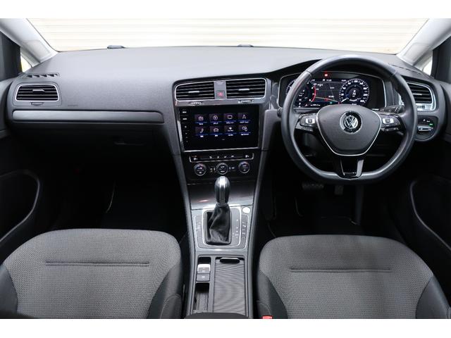 ゴルフヴァリアント ＴＳＩ　コンフォートライン　マイスター　ＬＥＤヘッドランプ　大型デジタルメーター　純正ナビＴＶ　バックカメラ　ブラインドスポットディテクション　ＡＣＣ　１７インチ１０本スポーク純正ホイール　スマートキー　プッシュスタート　記録簿　スペアキー（11枚目）