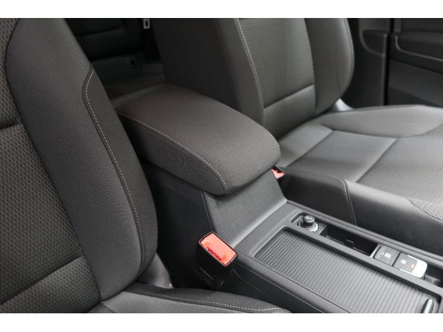 ゴルフヴァリアント ＴＳＩ　コンフォートライン　マイスター　ＬＥＤヘッドランプ　大型デジタルメーター　純正ナビＴＶ　バックカメラ　ブラインドスポットディテクション　ＡＣＣ　１７インチ１０本スポーク純正ホイール　スマートキー　プッシュスタート　記録簿　スペアキー（20枚目）