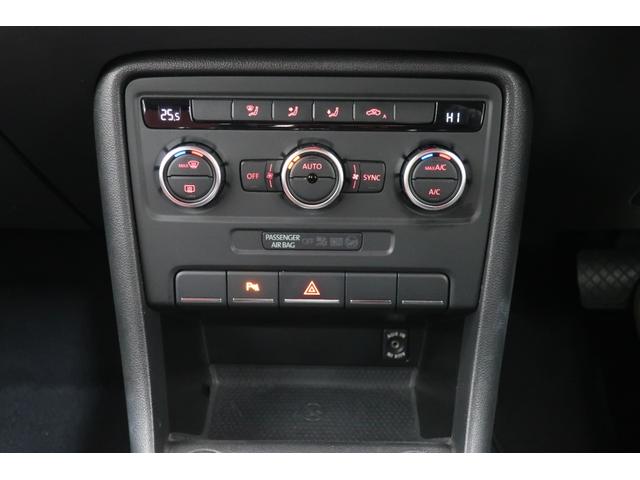 ザ・ビートル ミルク　ワンオーナー　２５０台限定特別仕様車　純正ナビＴＶ　バックカメラ　スマートキー　パークディスタンスコントロール　ＨＩＤヘッドランプ　１７インチ純正ホイール　オートエアコン　スペアキー　記録簿（20枚目）