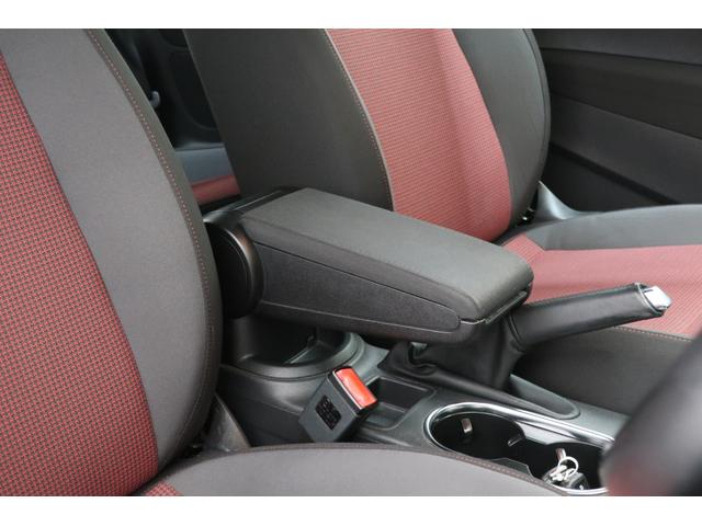 ザ・ビートル ミルク　ワンオーナー　２５０台限定特別仕様車　純正ナビＴＶ　バックカメラ　スマートキー　パークディスタンスコントロール　ＨＩＤヘッドランプ　１７インチ純正ホイール　オートエアコン　スペアキー　記録簿（23枚目）