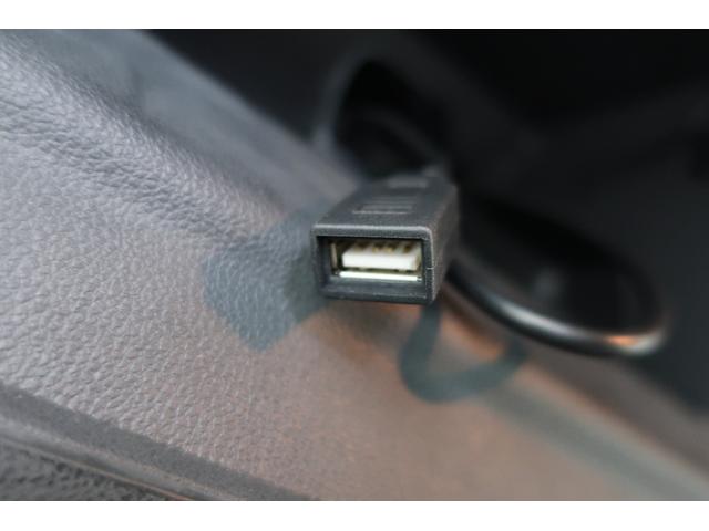 ザ・ビートル ミルク　ワンオーナー　２５０台限定特別仕様車　純正ナビＴＶ　バックカメラ　スマートキー　パークディスタンスコントロール　ＨＩＤヘッドランプ　１７インチ純正ホイール　オートエアコン　スペアキー　記録簿（37枚目）