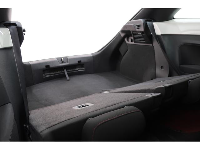 ザ・ビートル ミルク　ワンオーナー　２５０台限定特別仕様車　純正ナビＴＶ　バックカメラ　スマートキー　パークディスタンスコントロール　ＨＩＤヘッドランプ　１７インチ純正ホイール　オートエアコン　スペアキー　記録簿（42枚目）