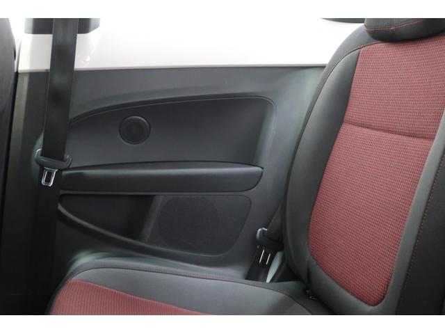 ザ・ビートル ミルク　ワンオーナー　２５０台限定特別仕様車　純正ナビＴＶ　バックカメラ　スマートキー　パークディスタンスコントロール　ＨＩＤヘッドランプ　１７インチ純正ホイール　オートエアコン　スペアキー　記録簿（68枚目）