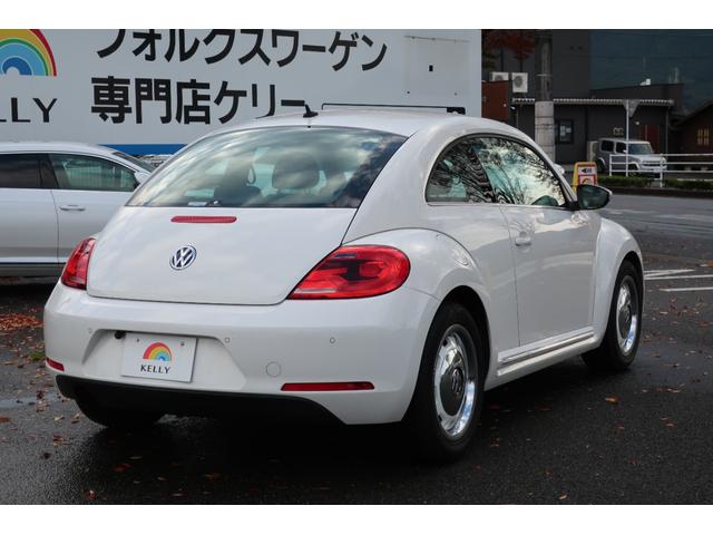 ザ・ビートル ミルク　ワンオーナー　２５０台限定特別仕様車　純正ナビＴＶ　バックカメラ　スマートキー　パークディスタンスコントロール　ＨＩＤヘッドランプ　１７インチ純正ホイール　オートエアコン　スペアキー　記録簿（75枚目）