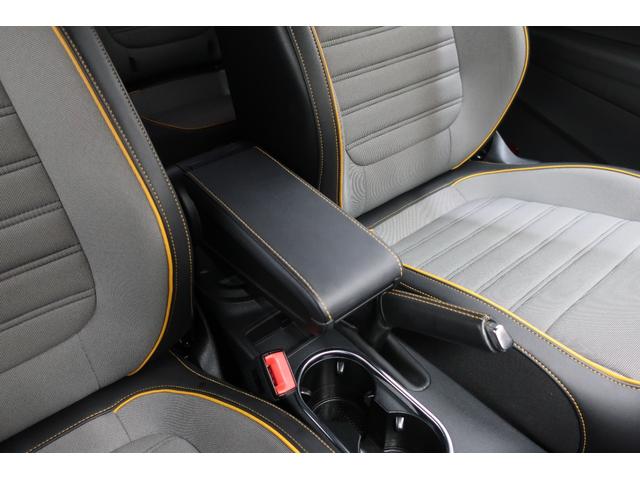 ザ・ビートル デューン　５００台限定特別仕様車　純正ナビＴＶ　バックカメラ　ＨＩＤヘッドランプ　スマートキー　禁煙車　記録簿　パークディスタンスコントロール　クルーズコントロール　リアスポイラー　１８インチ純正ホイール（22枚目）