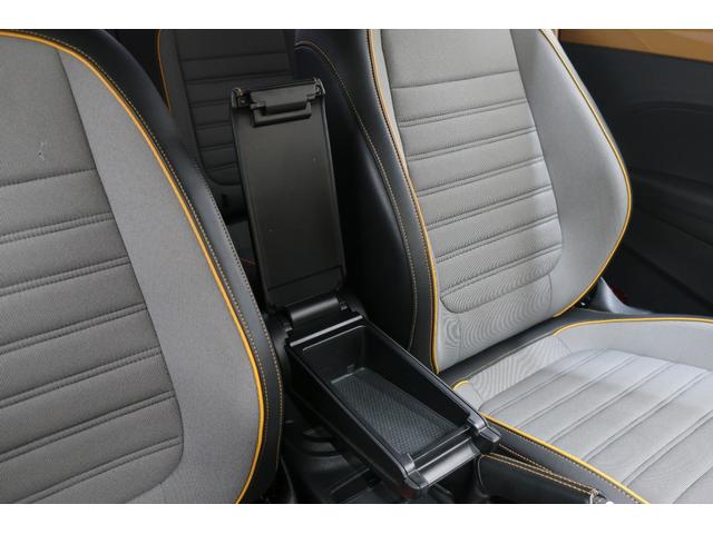 ザ・ビートル デューン　５００台限定特別仕様車　純正ナビＴＶ　バックカメラ　ＨＩＤヘッドランプ　スマートキー　禁煙車　記録簿　パークディスタンスコントロール　クルーズコントロール　リアスポイラー　１８インチ純正ホイール（23枚目）