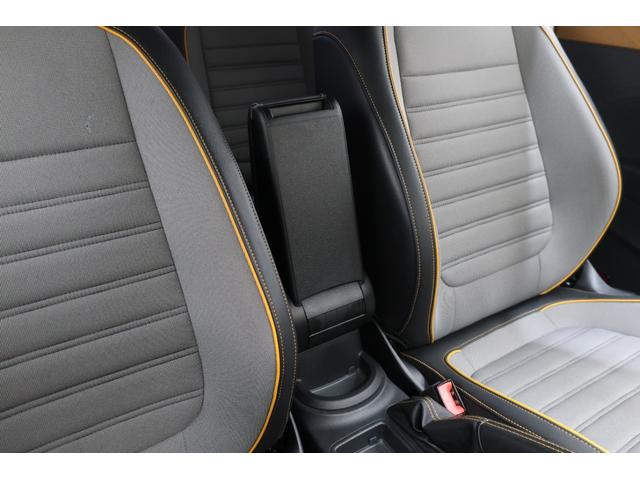 ザ・ビートル デューン　５００台限定特別仕様車　純正ナビＴＶ　バックカメラ　ＨＩＤヘッドランプ　スマートキー　禁煙車　記録簿　パークディスタンスコントロール　クルーズコントロール　リアスポイラー　１８インチ純正ホイール（24枚目）