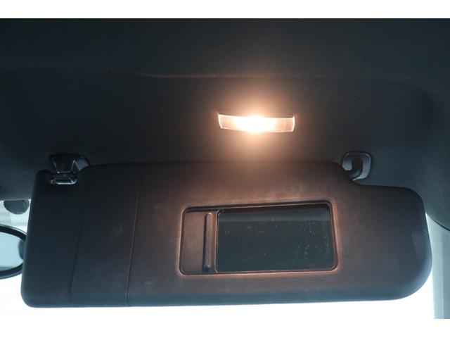 ザ・ビートル デザインレザーパッケージ　新品ナビ取付Ｐａｎａｓｏｎｉｃ　ＣＮ－ＣＥ０１Ｄ　ナビＴＶ　バックカメラ　黒革シート　シートヒーター　ＥＴＣ　ドライブレコーダー　ＨＩＤヘッドランプ　　オートエアコン　１７インチ純正アルミホイール（11枚目）